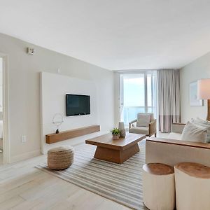 Suite met een Slaapkamer en een Queen Size Bed